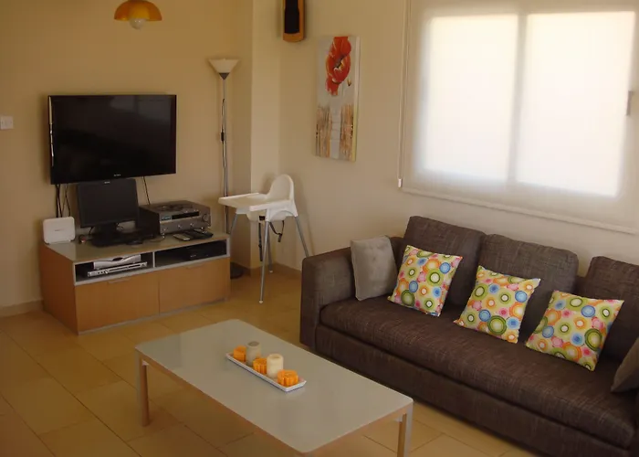 Athena Villa Ayía Nápa