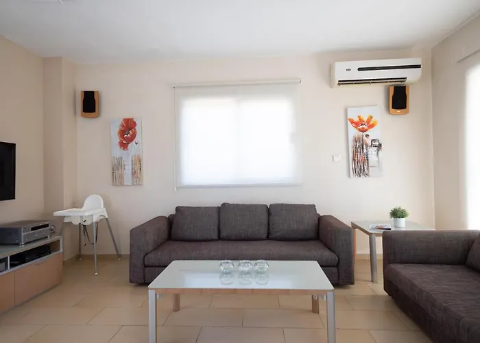 Athena Villa Ayía Nápa